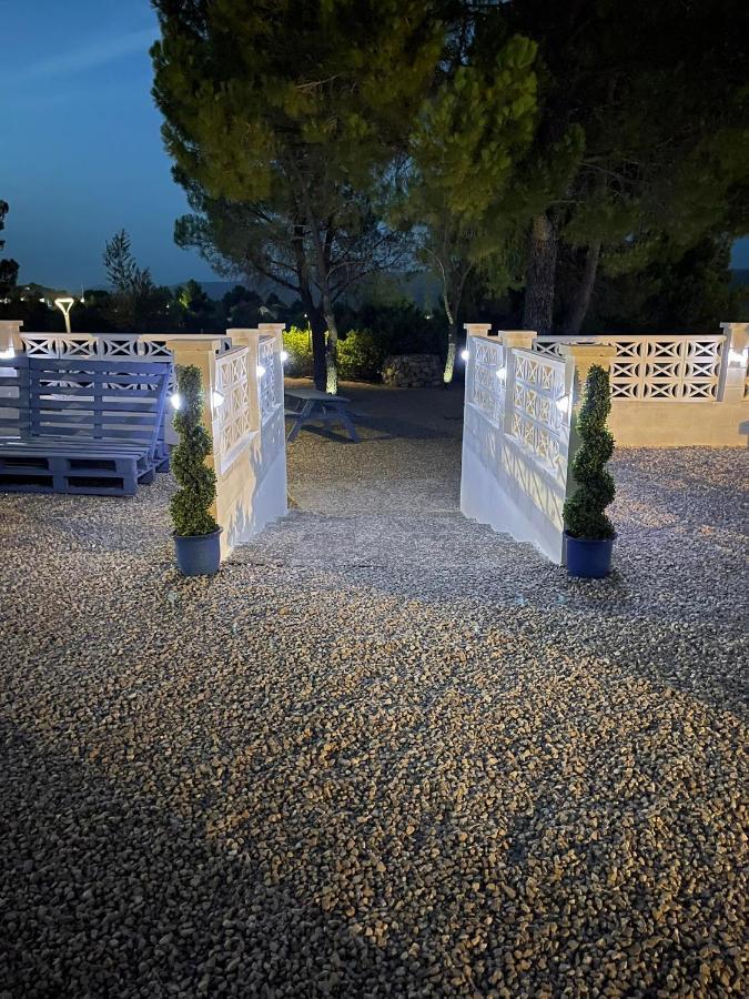 Djm Palms - Shared Casa Rural - Casa Rural Compartida - No Es Una Casa Privada Ayora Bagian luar foto